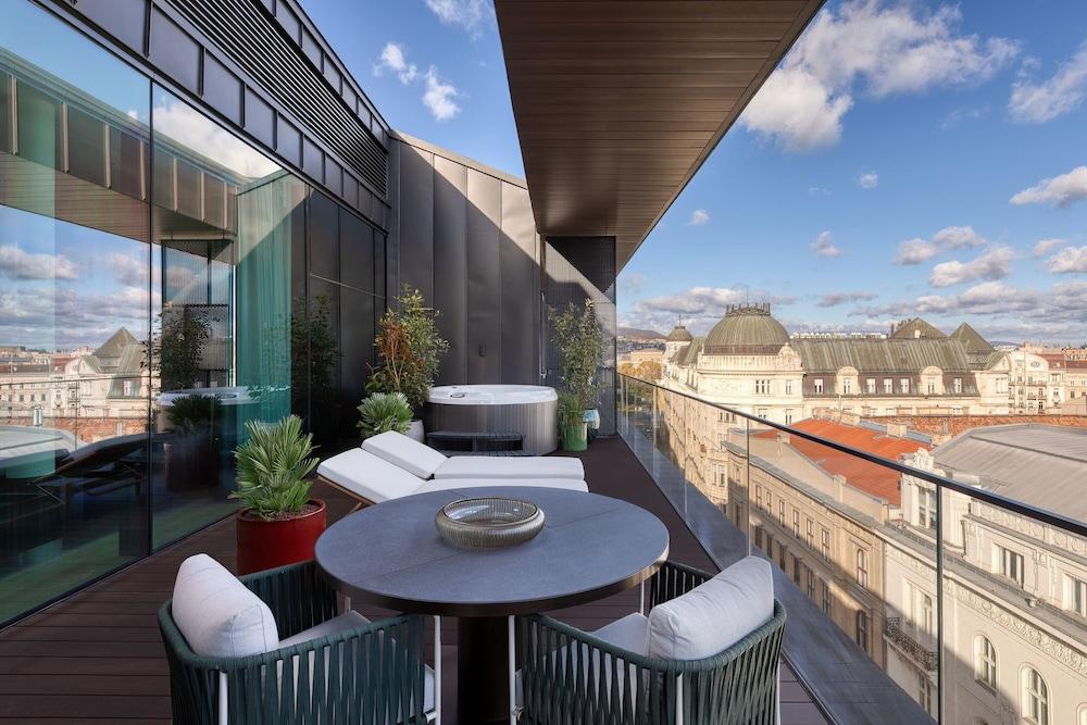 Dorothea Hotel Budapest, Autograph Collection
