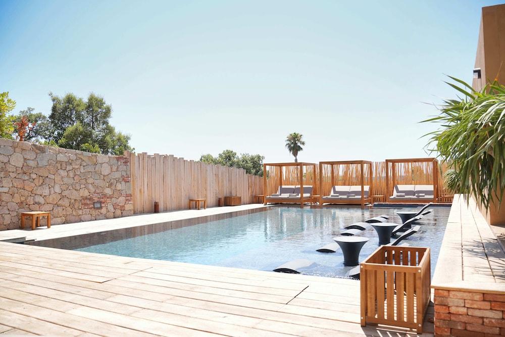 Les Regalia Hotel & Spa