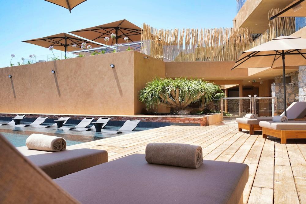 Les Regalia Hotel & Spa