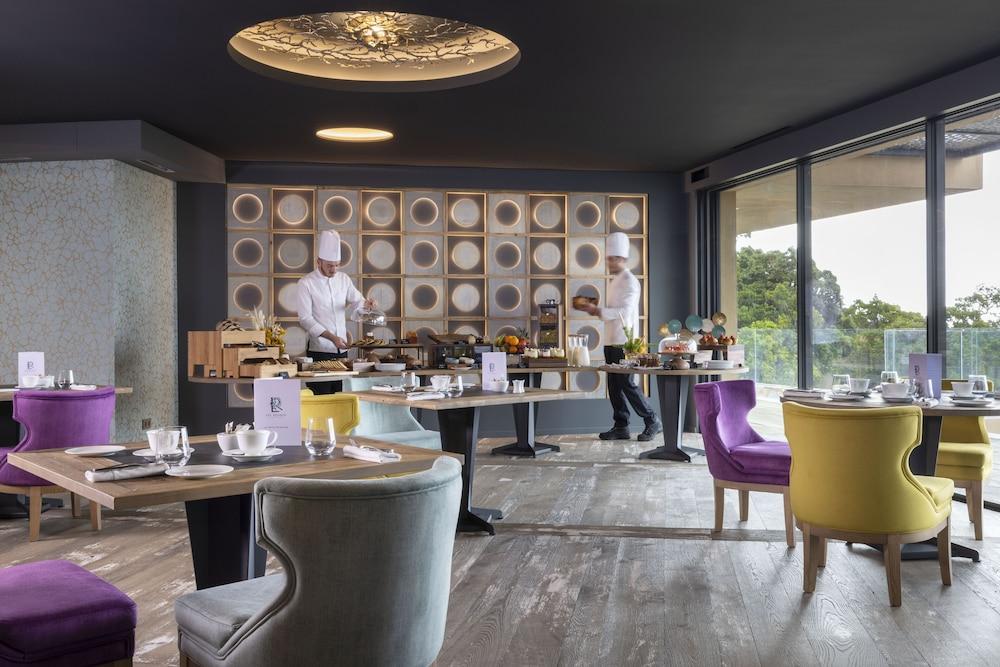 Les Regalia Hotel & Spa