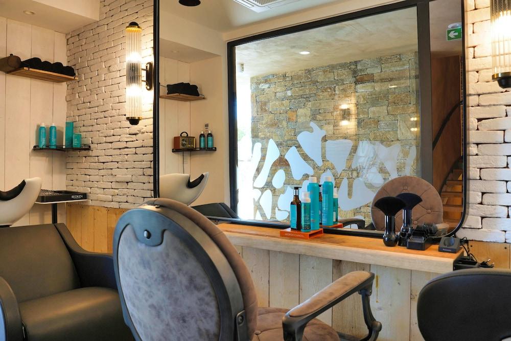 Les Regalia Hotel & Spa