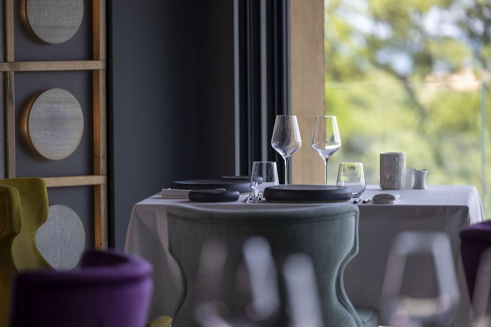 Les Regalia Hotel & Spa