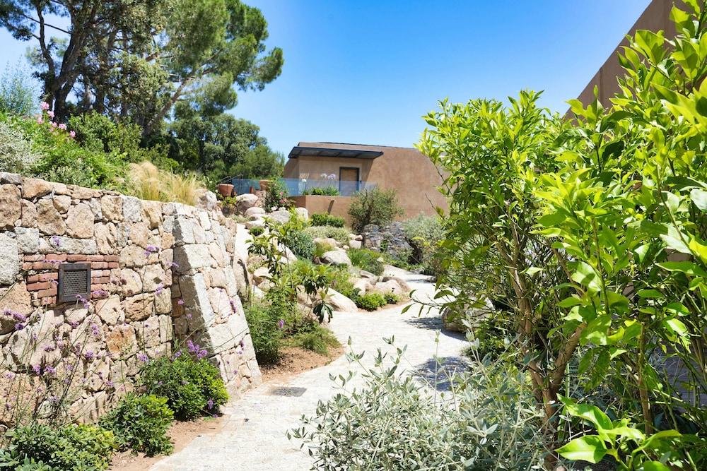 Les Regalia Hotel & Spa