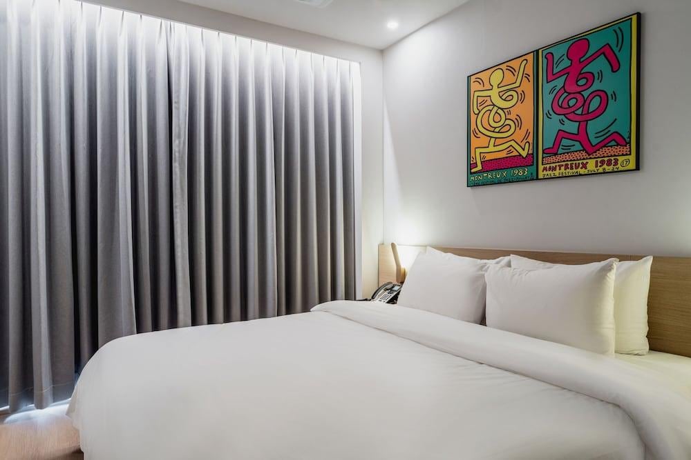 Gray 193 Hotel
