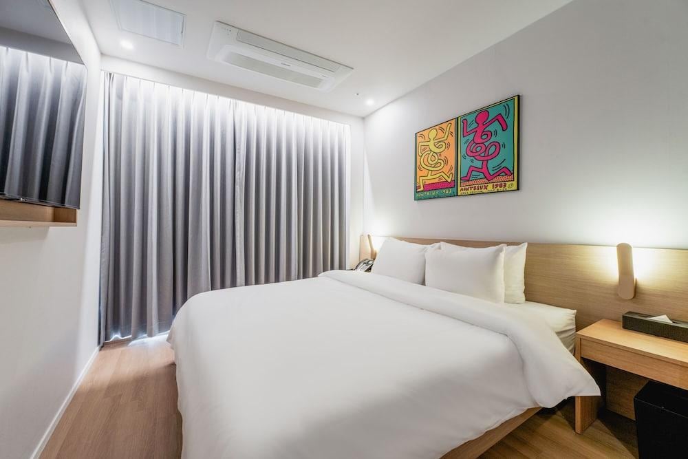 Gray 193 Hotel