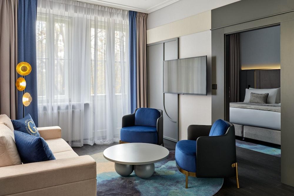 Garamond, a Tribute Portfolio Hotel