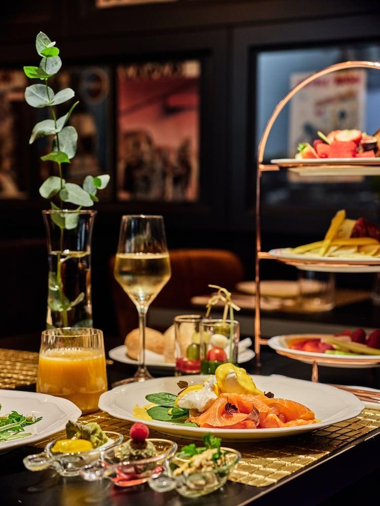 Garamond, a Tribute Portfolio Hotel