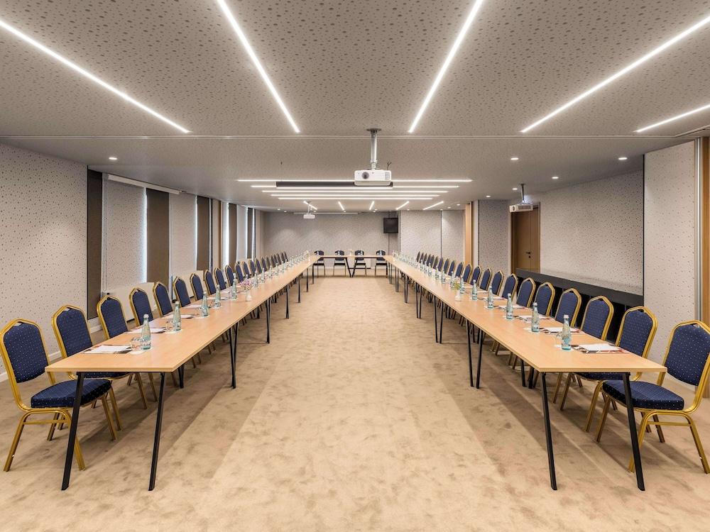 Mercure Tirana