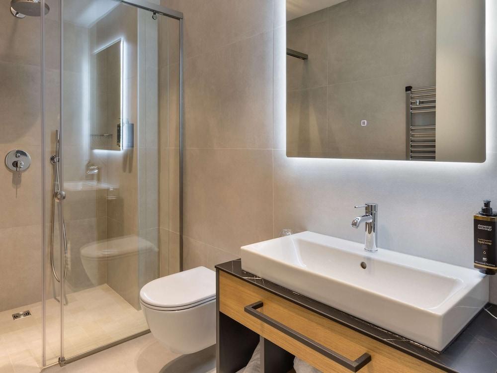 Mercure Tirana