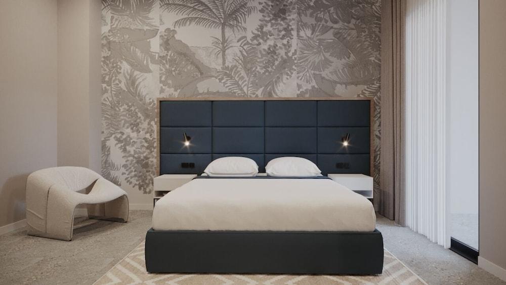 Mercure Tirana