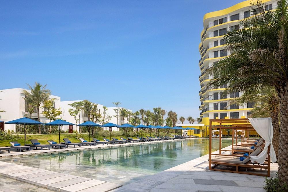 Wyndham Hoi An Royal Beachfront Resort