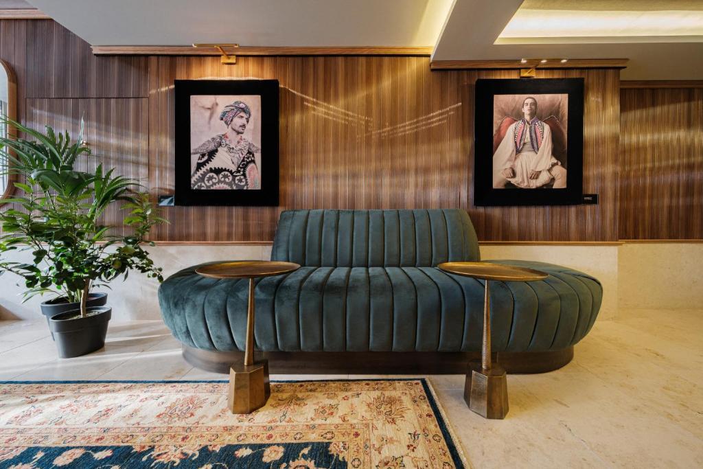 MUZE Hotel Dusseldorf - Handwritten Collection