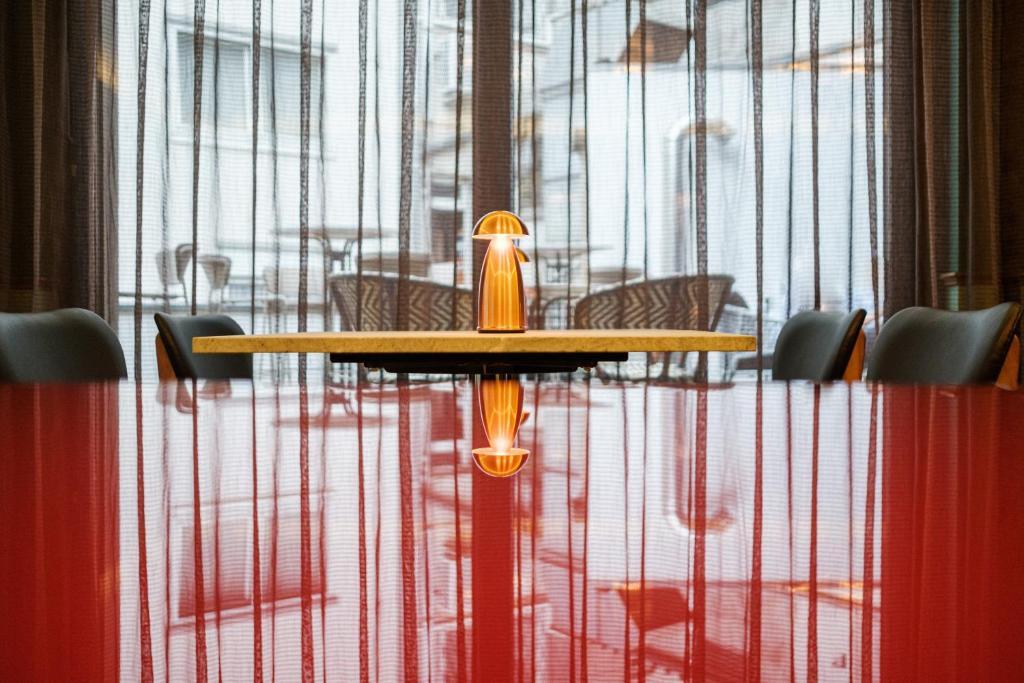 MUZE Hotel Dusseldorf - Handwritten Collection