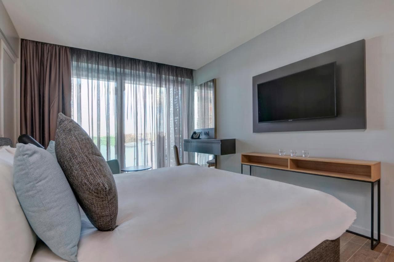 Land's End Boutique Hotel 