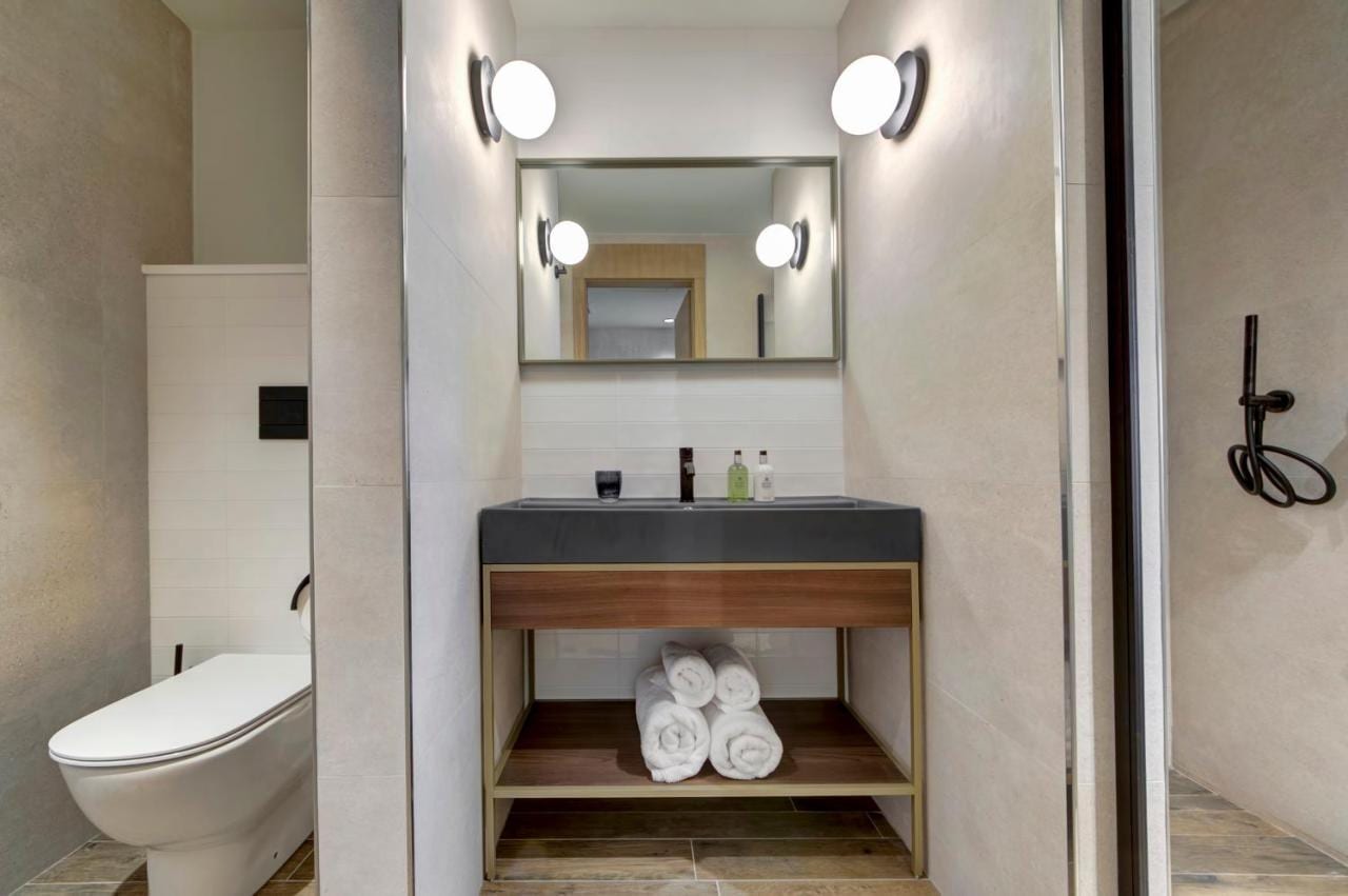 Land's End Boutique Hotel 