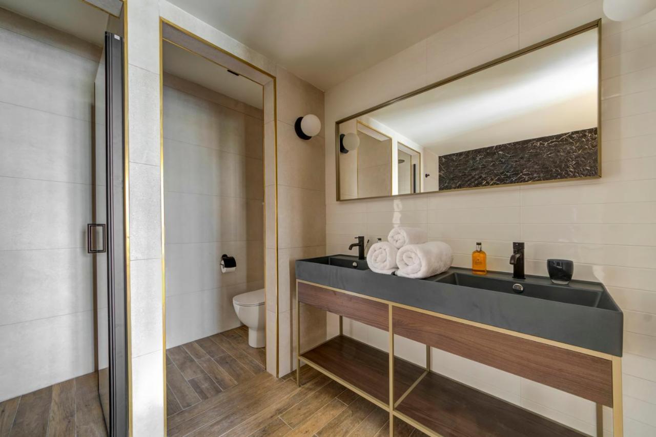 Land's End Boutique Hotel 