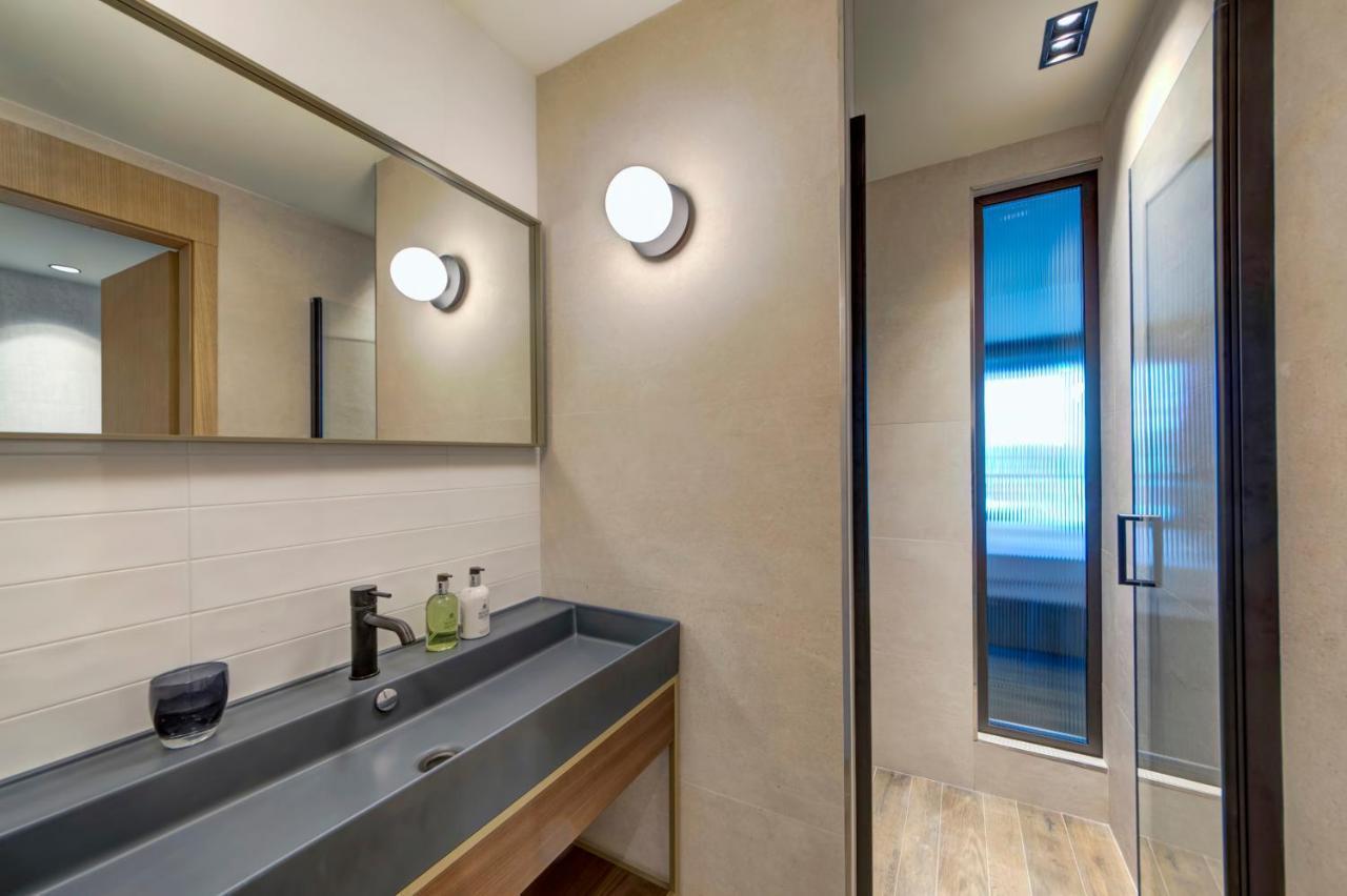 Land's End Boutique Hotel 