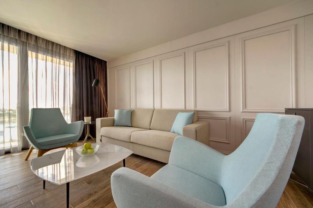Land's End Boutique Hotel 