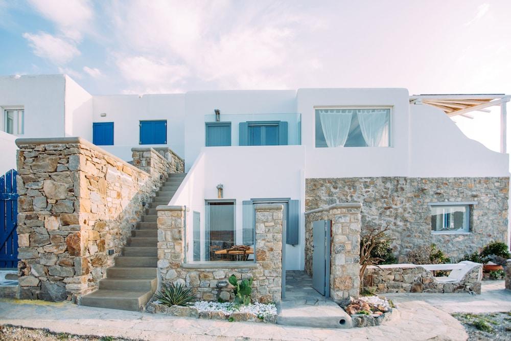 Mykonos Supreme Comfort Suites