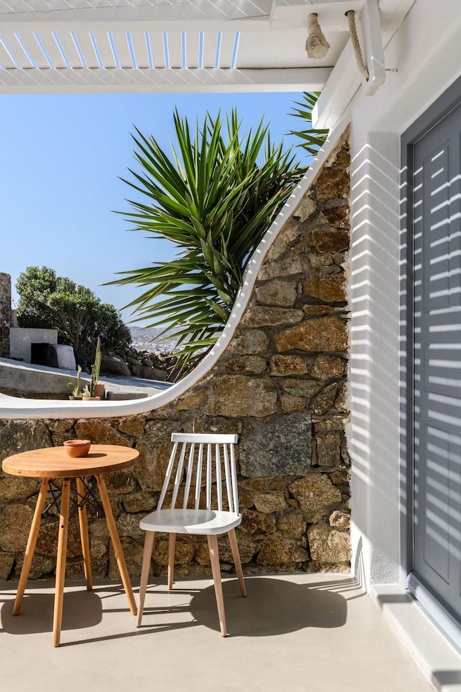 Mykonos Supreme Comfort Suites
