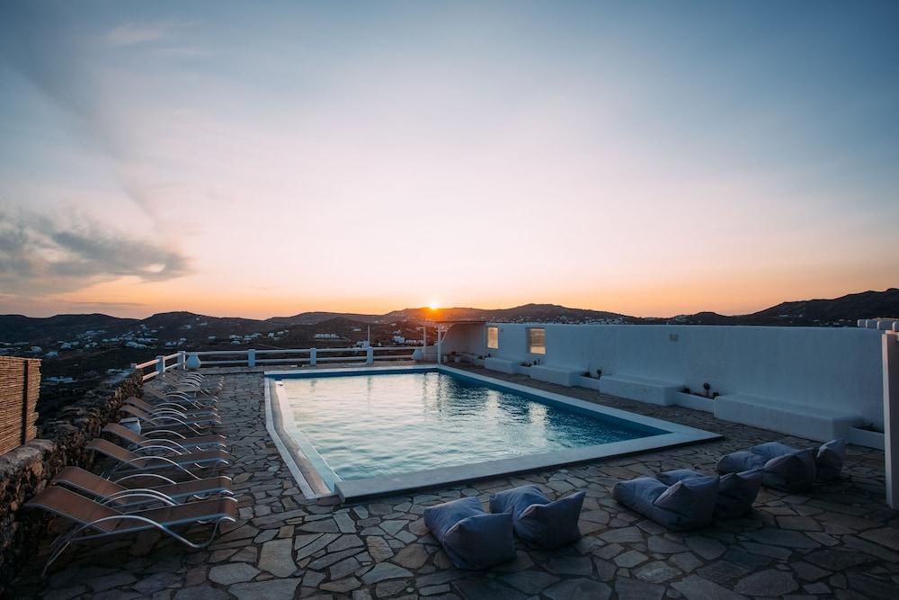 Mykonos Supreme Comfort Suites