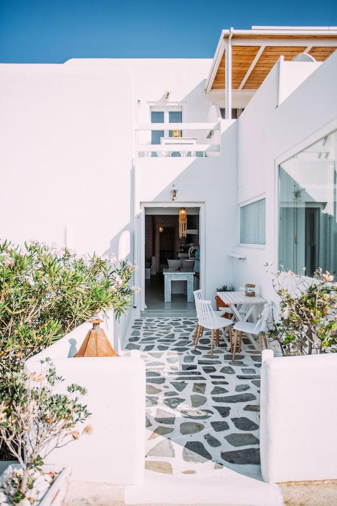 Mykonos Supreme Comfort Suites
