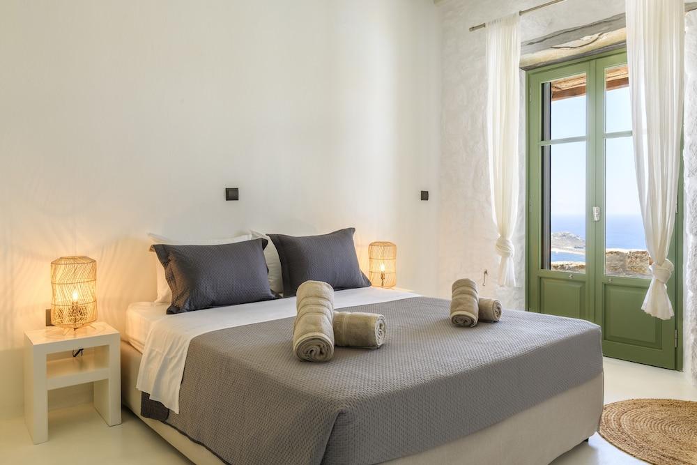 Mykonos Supreme Comfort Suites