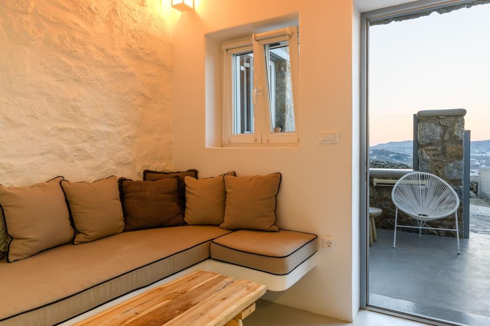 Mykonos Supreme Comfort Suites