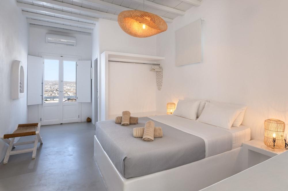Mykonos Supreme Comfort Suites
