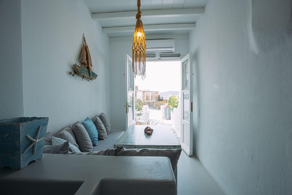 Mykonos Supreme Comfort Suites