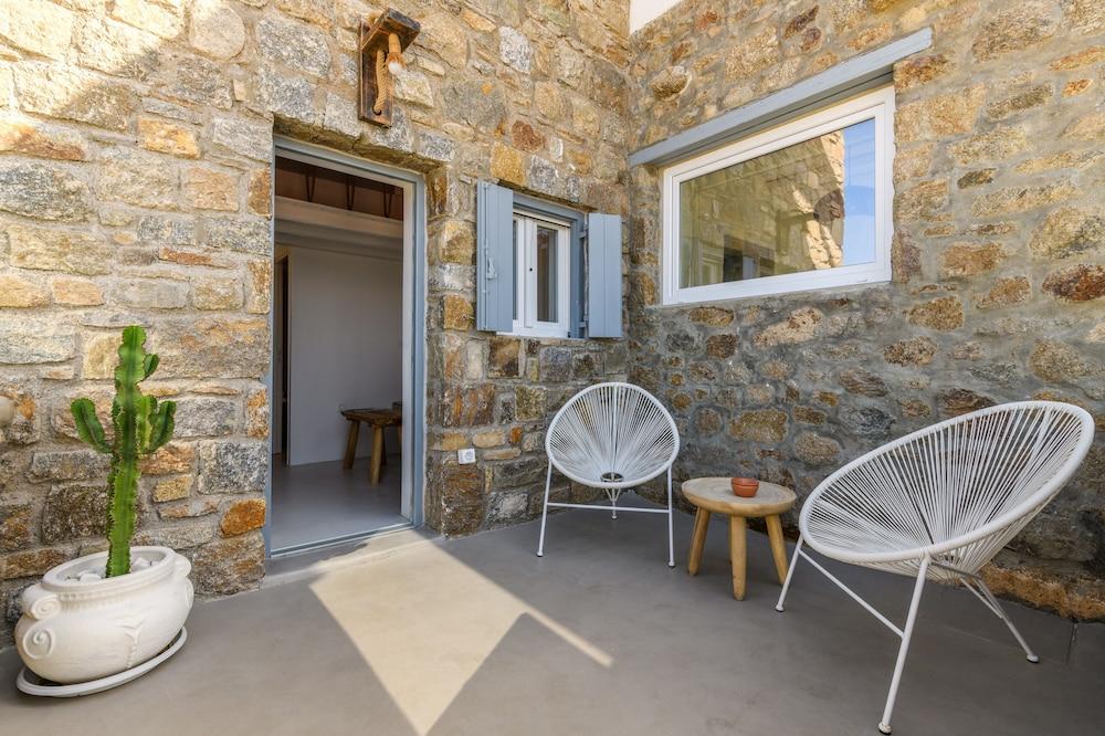 Mykonos Supreme Comfort Suites