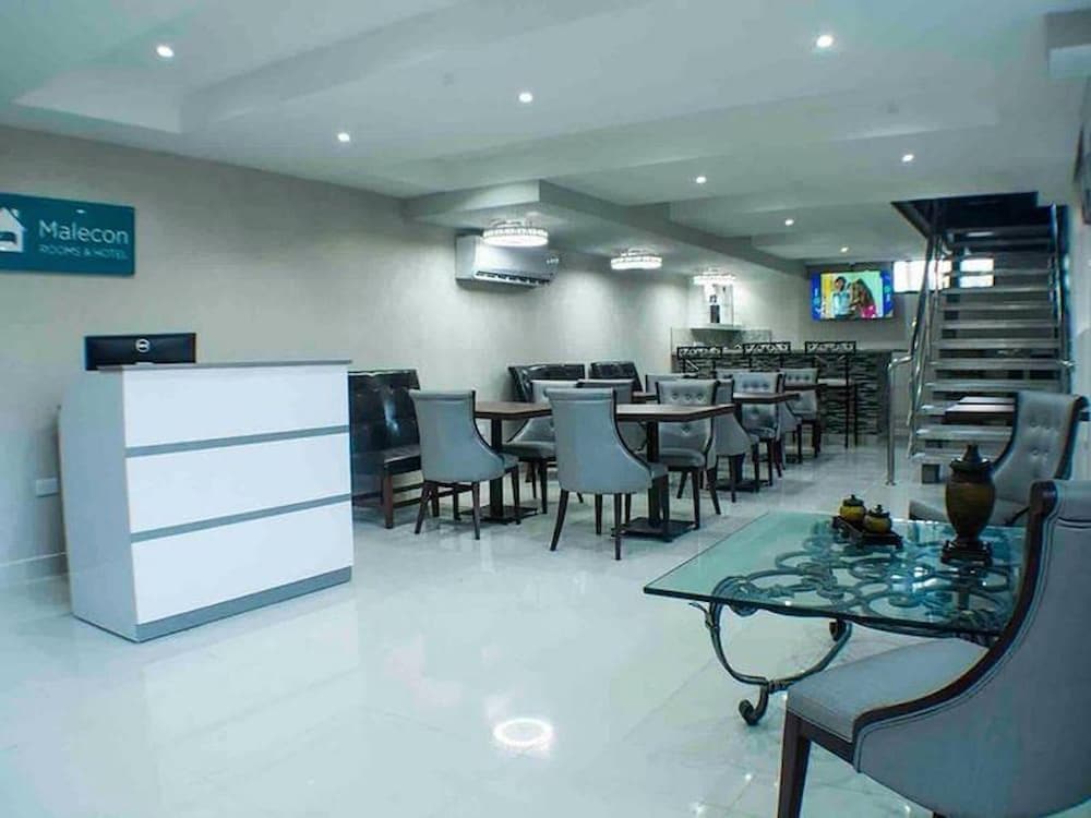 Malecon Rooms & Hotel