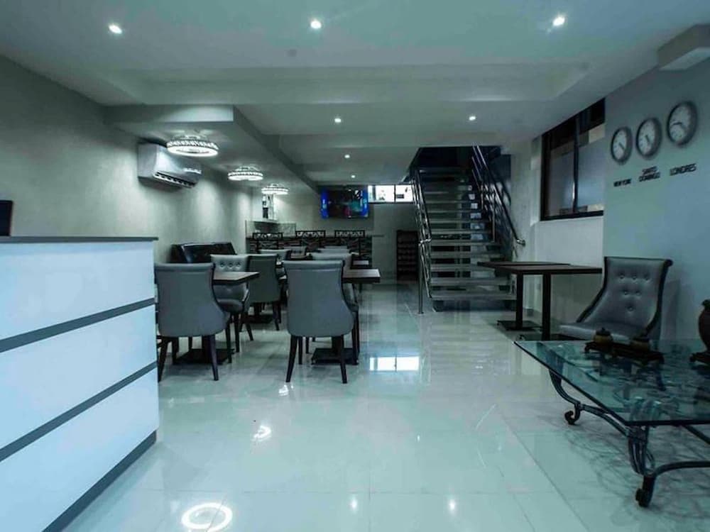 Malecon Rooms & Hotel