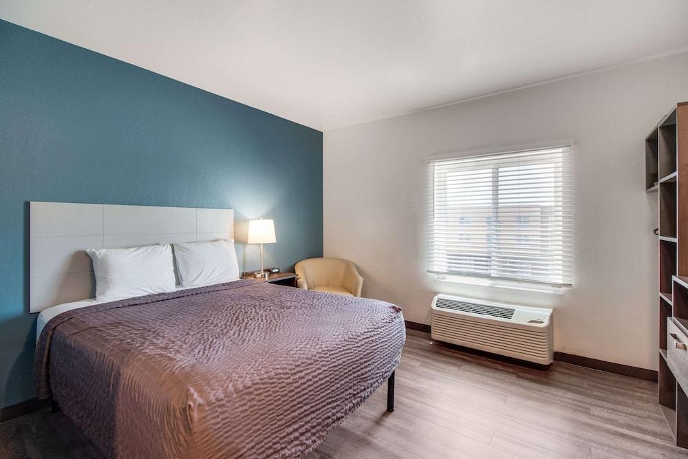 Woodspring Suites Bakersfield Airport