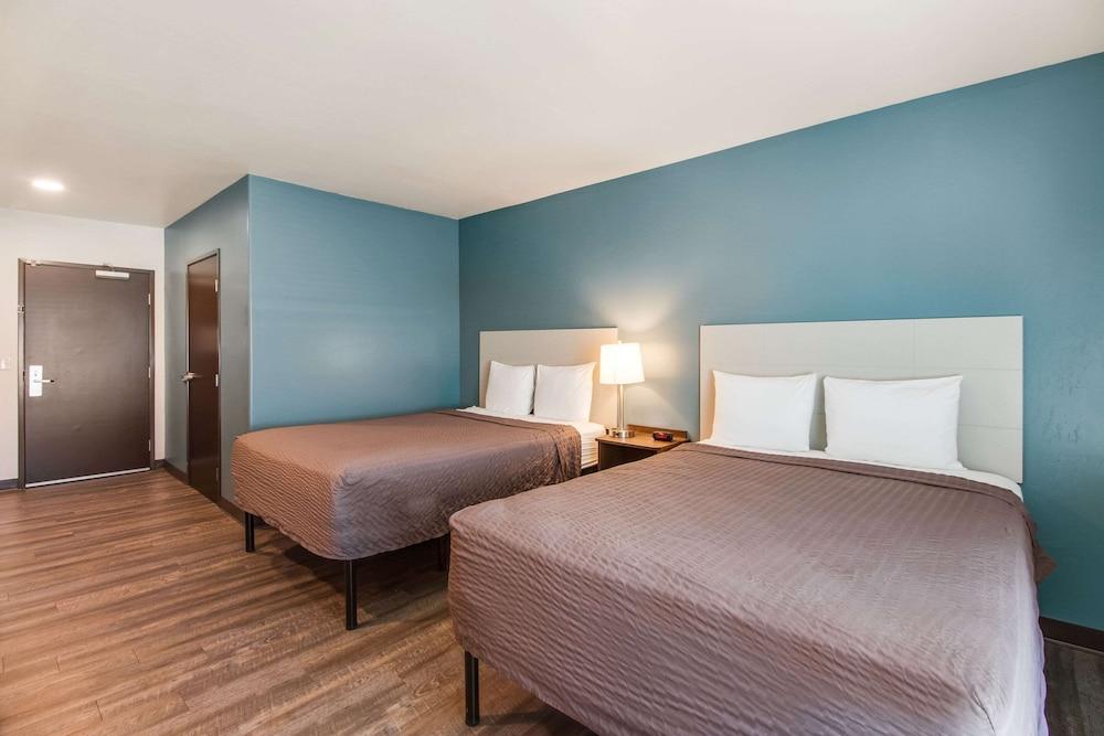 Woodspring Suites Bakersfield Airport