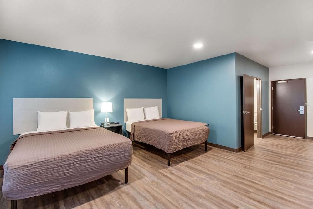 Woodspring Suites Bakersfield Airport