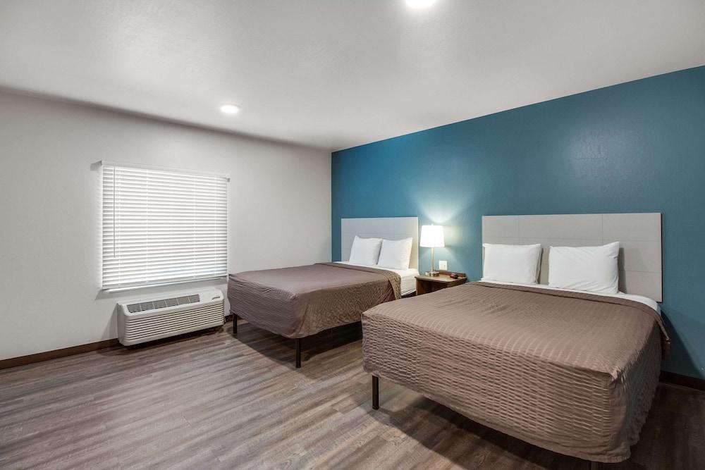 Woodspring Suites Bakersfield Airport