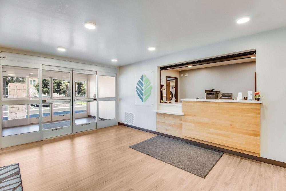 Woodspring Suites Bakersfield Airport