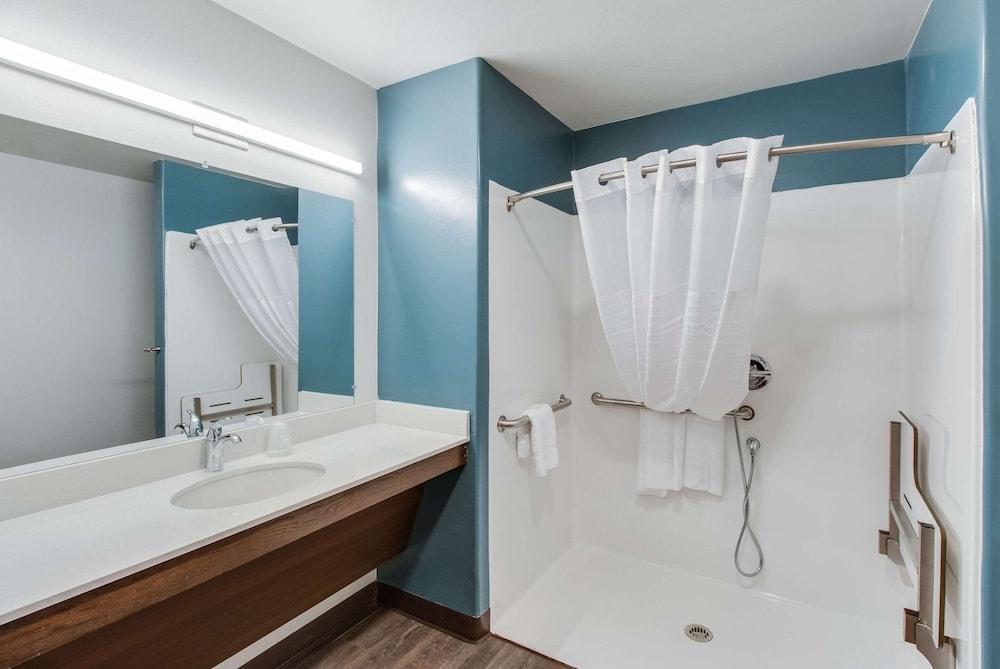 Woodspring Suites Bakersfield Airport