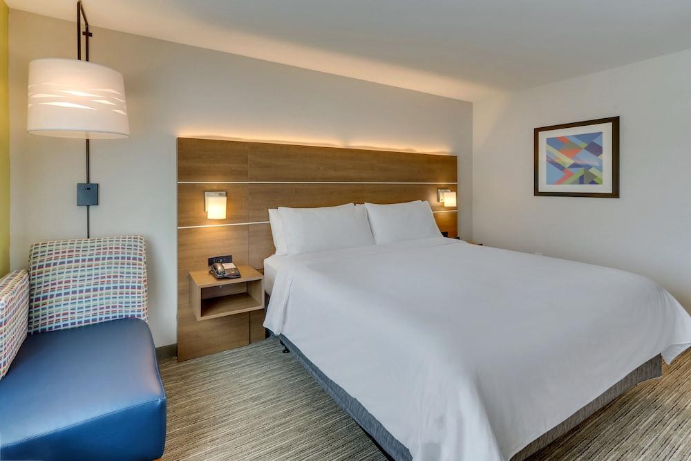 Holiday Inn Express & Suites Dawsonville