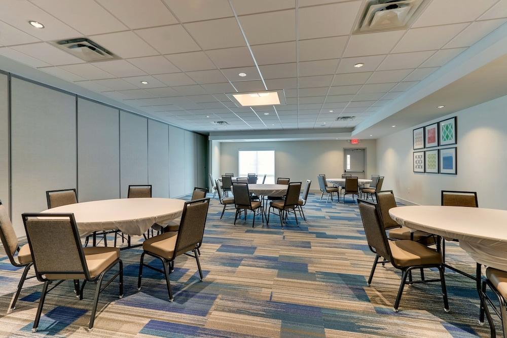 Holiday Inn Express & Suites Dawsonville