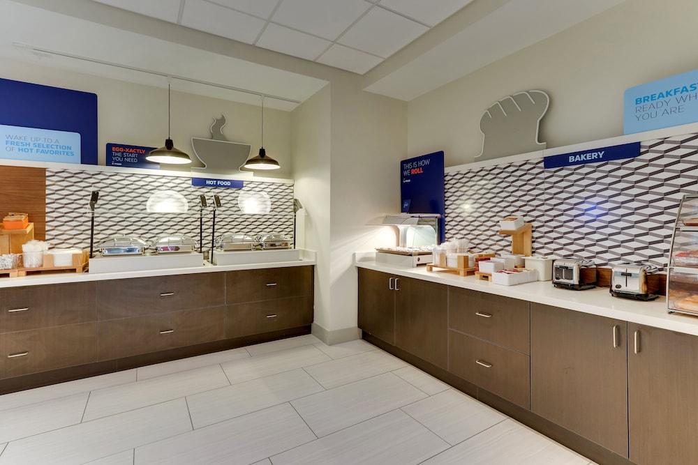 Holiday Inn Express & Suites Dawsonville