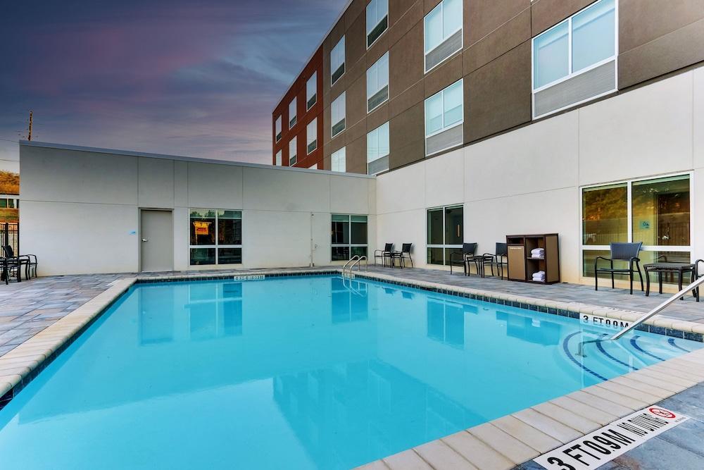 Holiday Inn Express & Suites Dawsonville