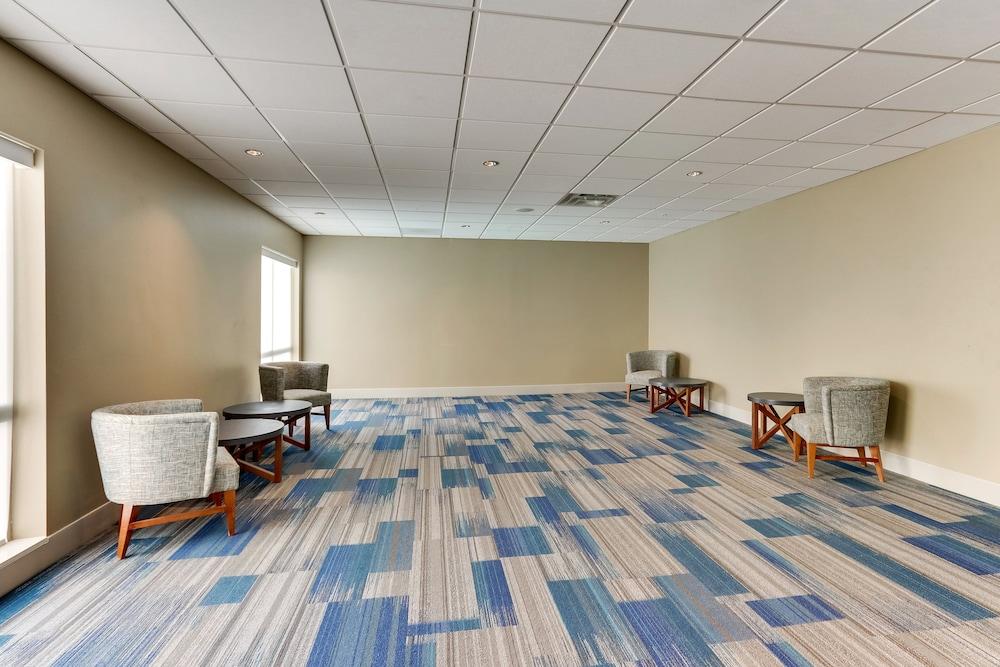 Holiday Inn Express & Suites Dawsonville