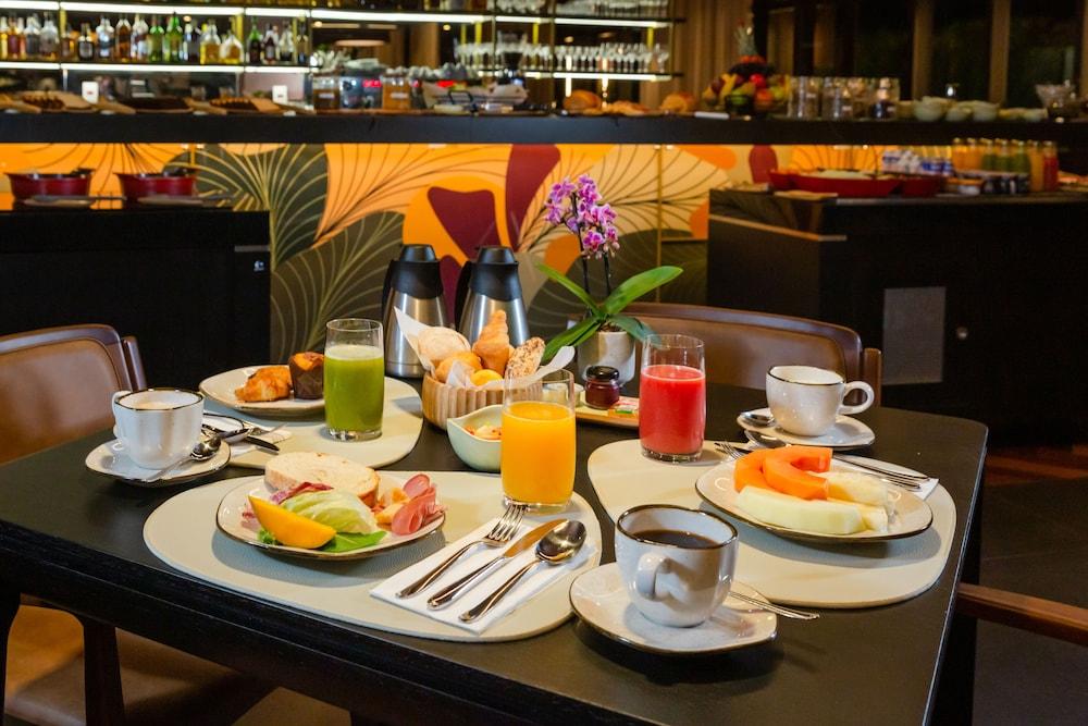 Qoya Hotel Sao Paulo, Curio Collection by Hilton