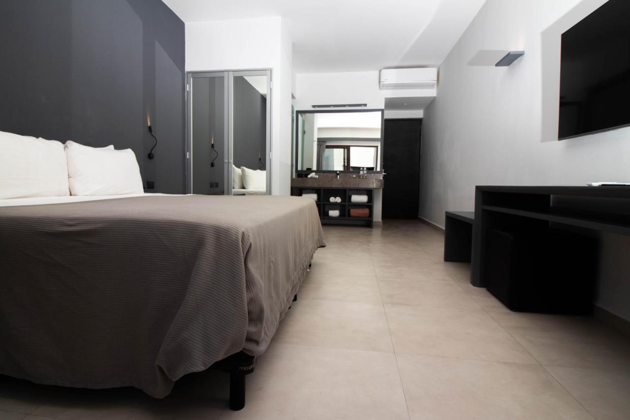 My Blue Hotel