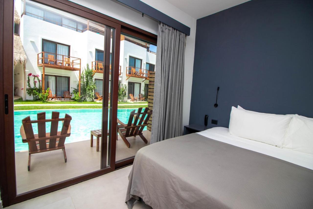 My Blue Hotel
