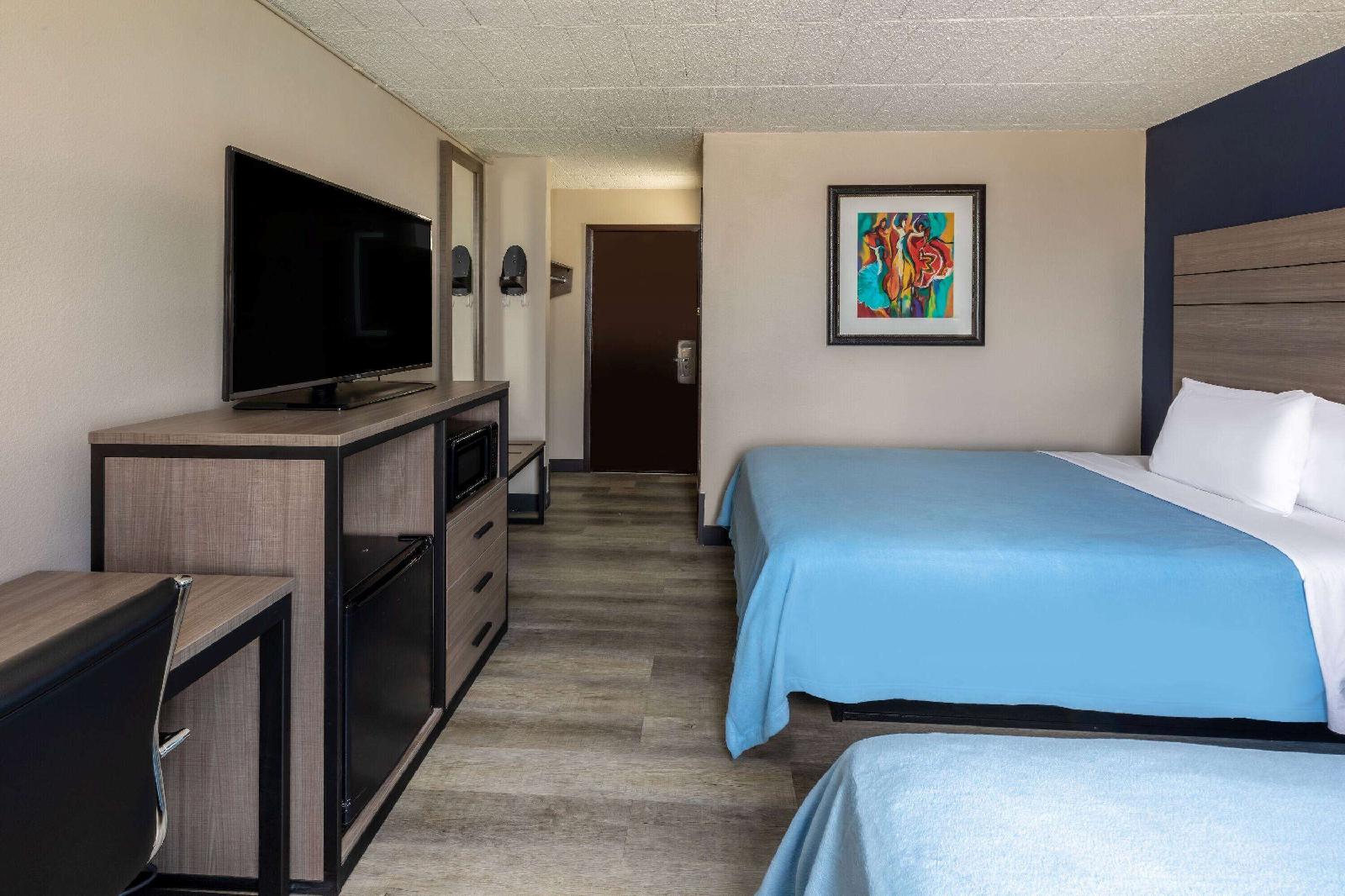 Baymont by Wyndham Laredo