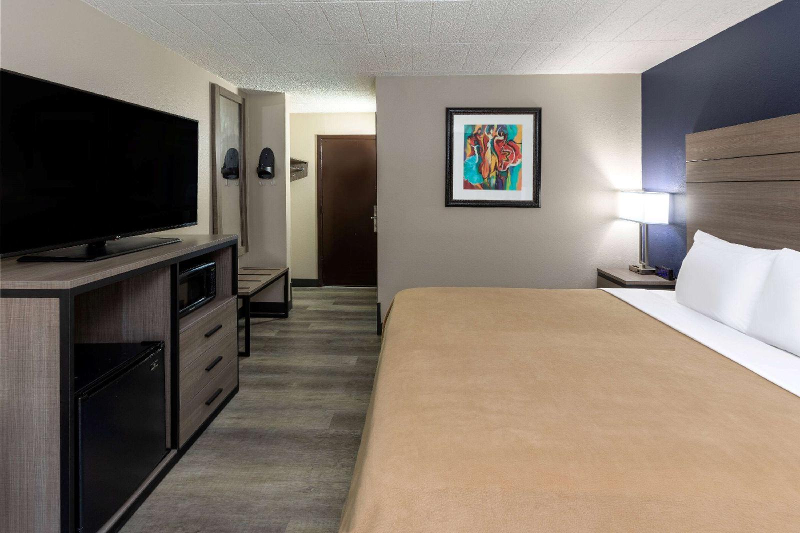 Baymont by Wyndham Laredo