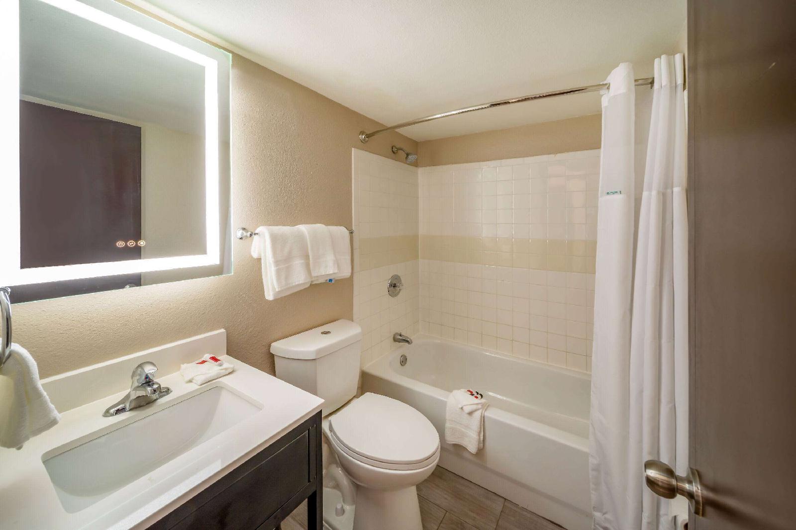 Baymont by Wyndham Laredo